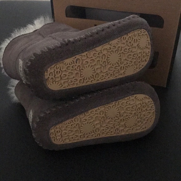 UGG Caden infant boots - Picture 4 of 5